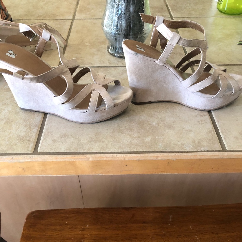 Sandals - Picture 3 of 3